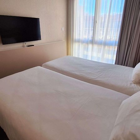 Ibis Styles Toulon Centre Port Hotel Exterior foto