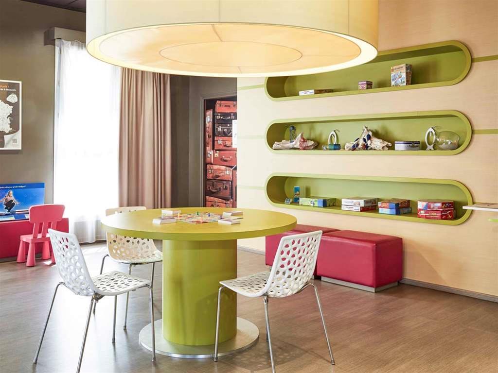 Ibis Styles Toulon Centre Port Hotel Exterior foto