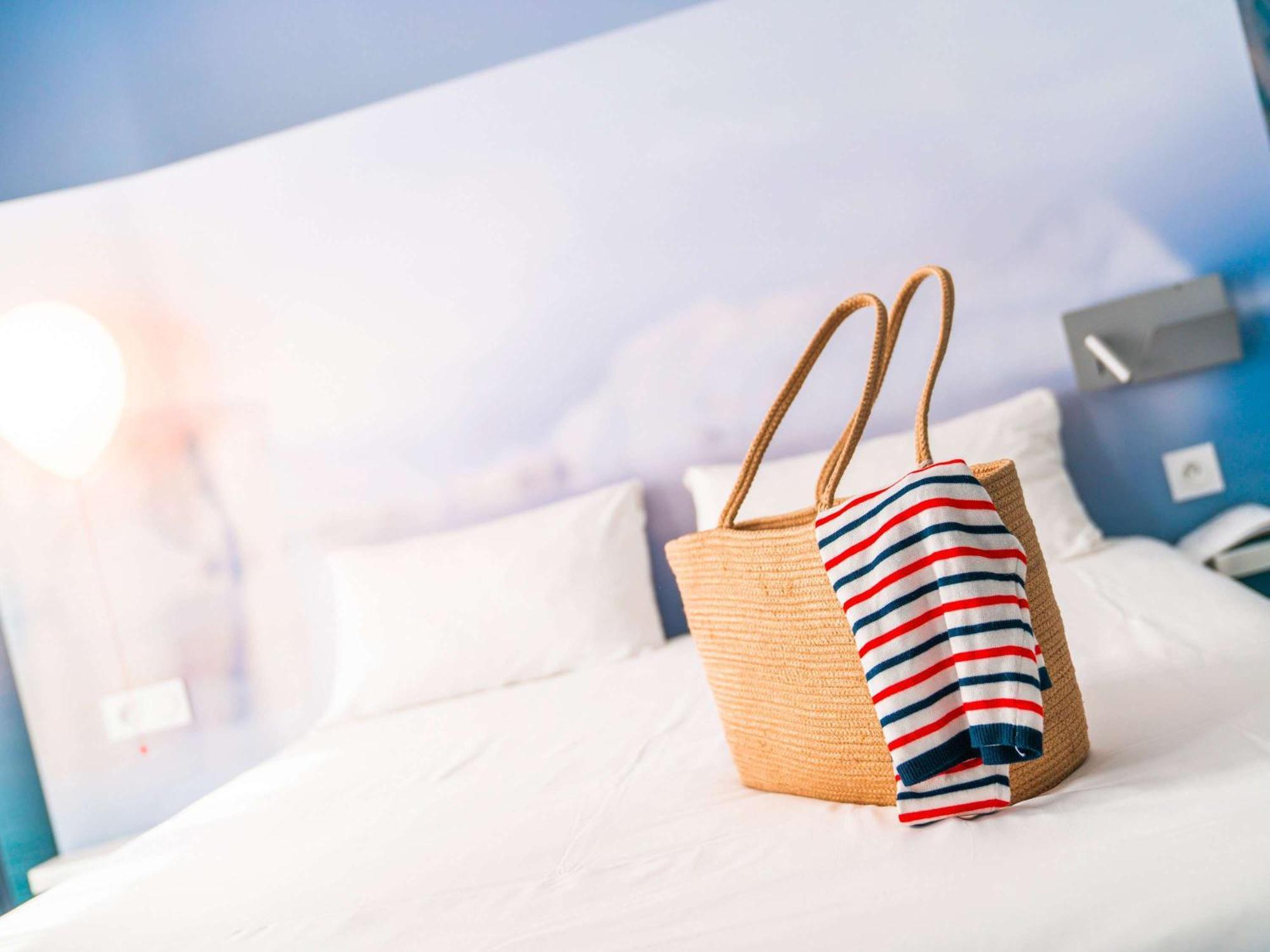 Ibis Styles Toulon Centre Port Hotel Exterior foto